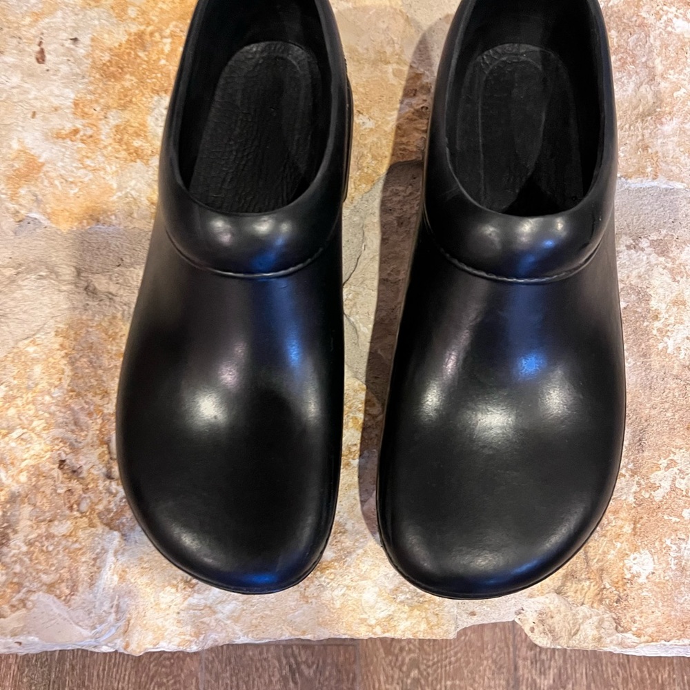Klogs for men size 12